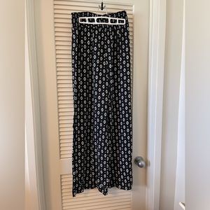 NWOT Aztec print pants
